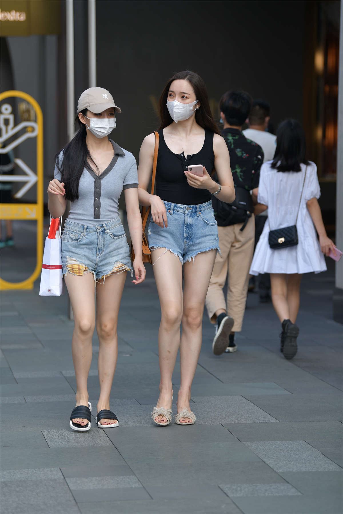清爽牛仔短裤背心