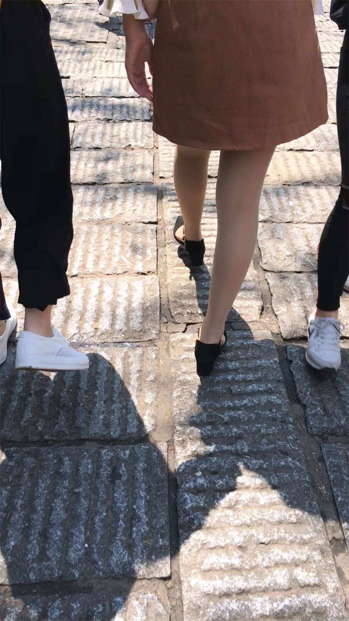 美臀短裙大美妞