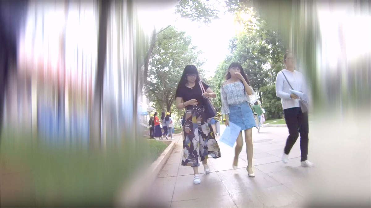 牛仔裙大学生
