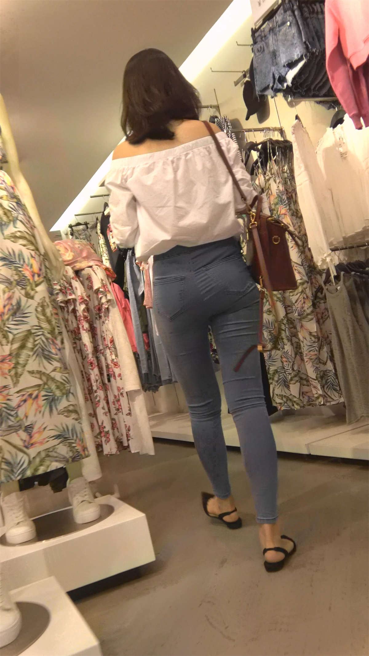 长相甜美的小美女