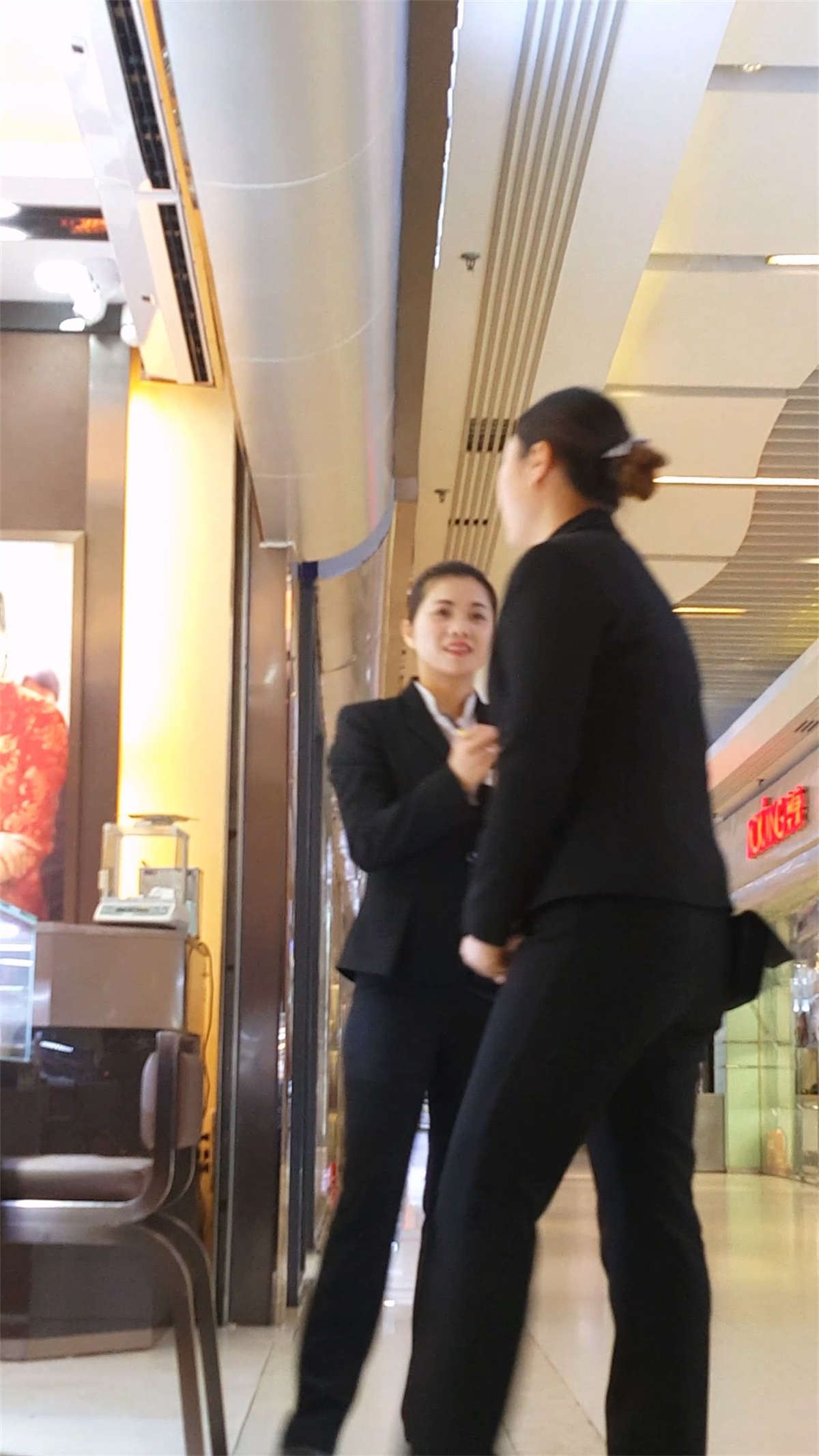 漂亮的OL美女