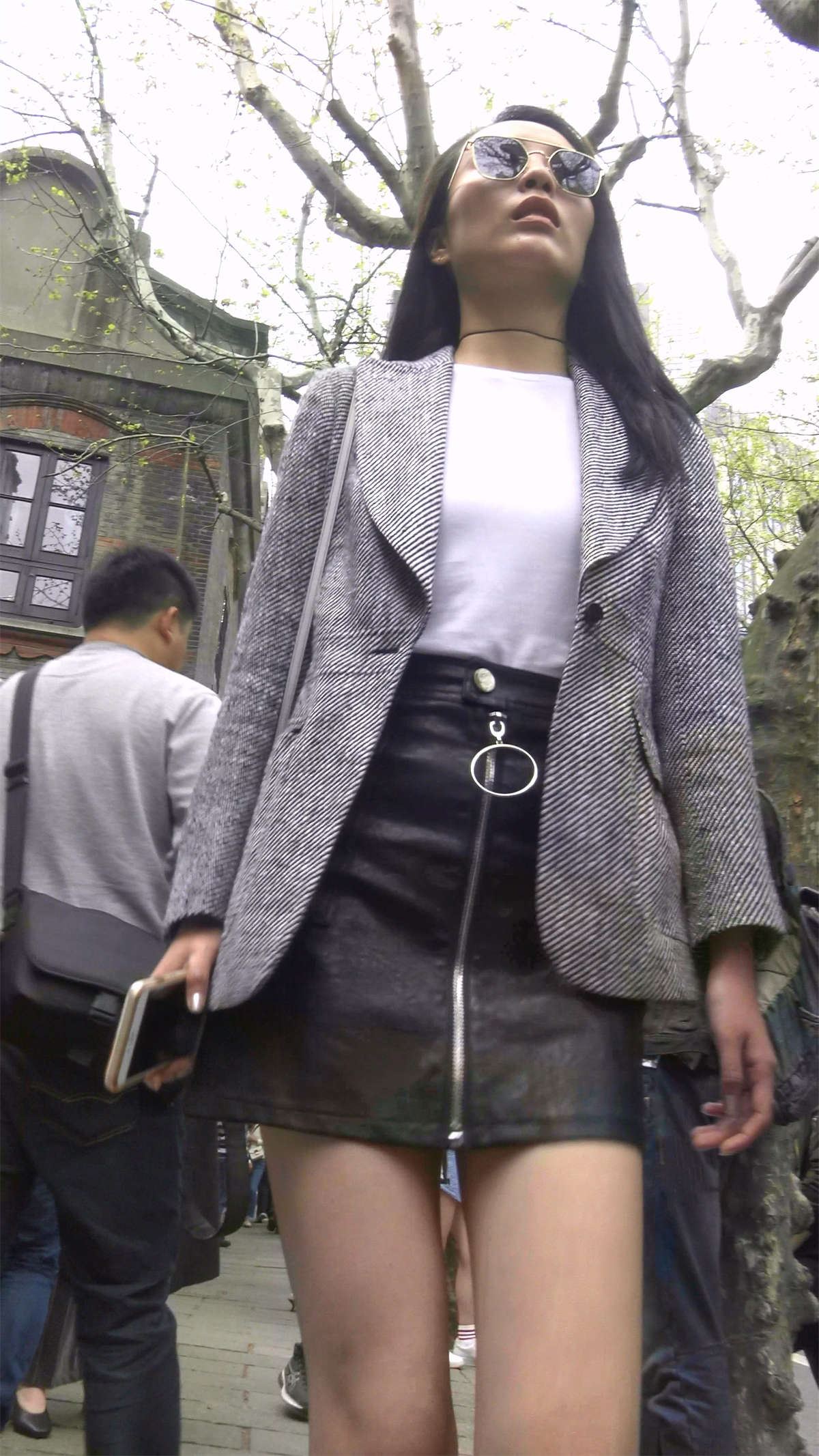 皮裙黑色高跟鞋美腿美女