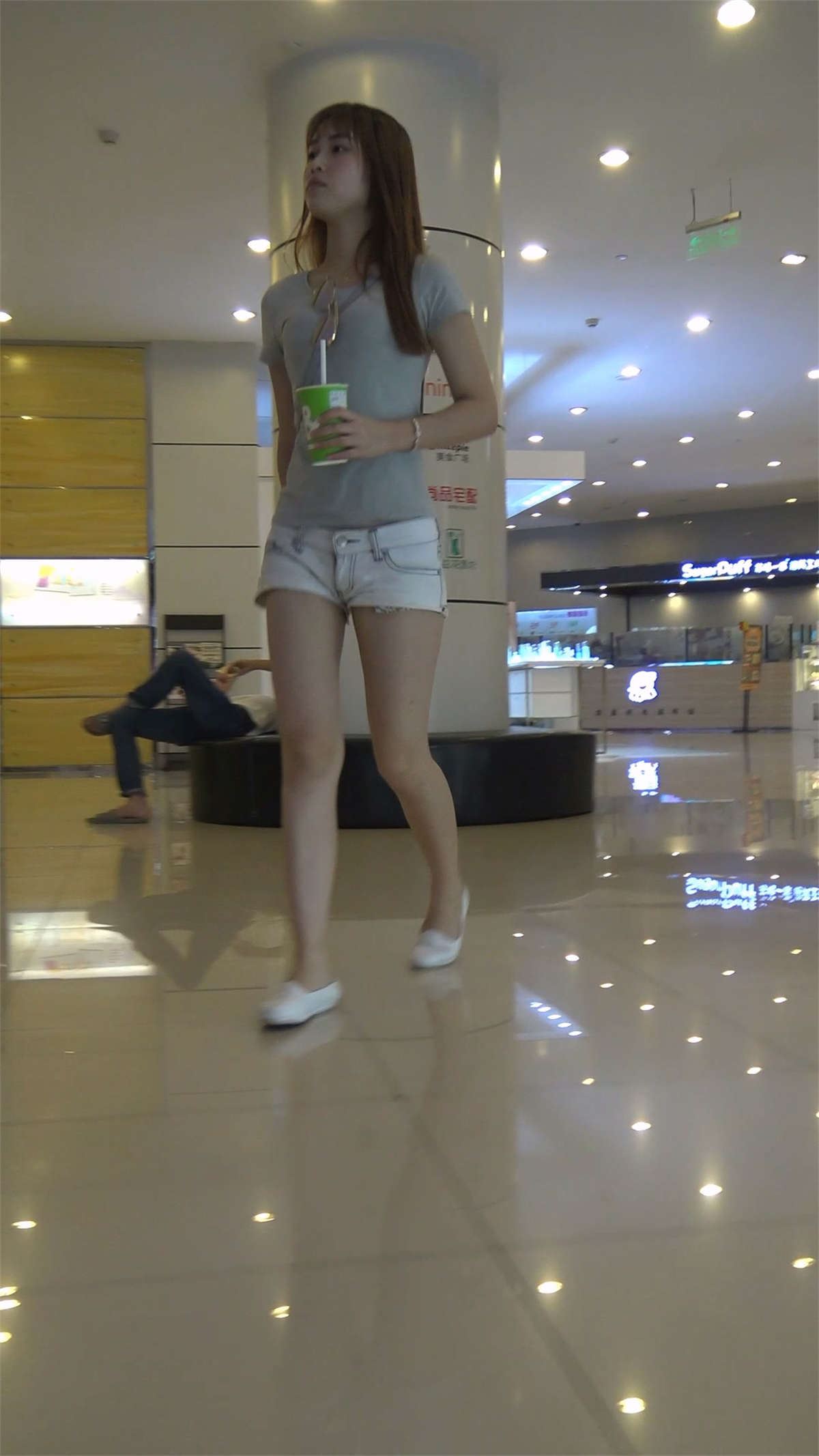 好看的美腿短裤