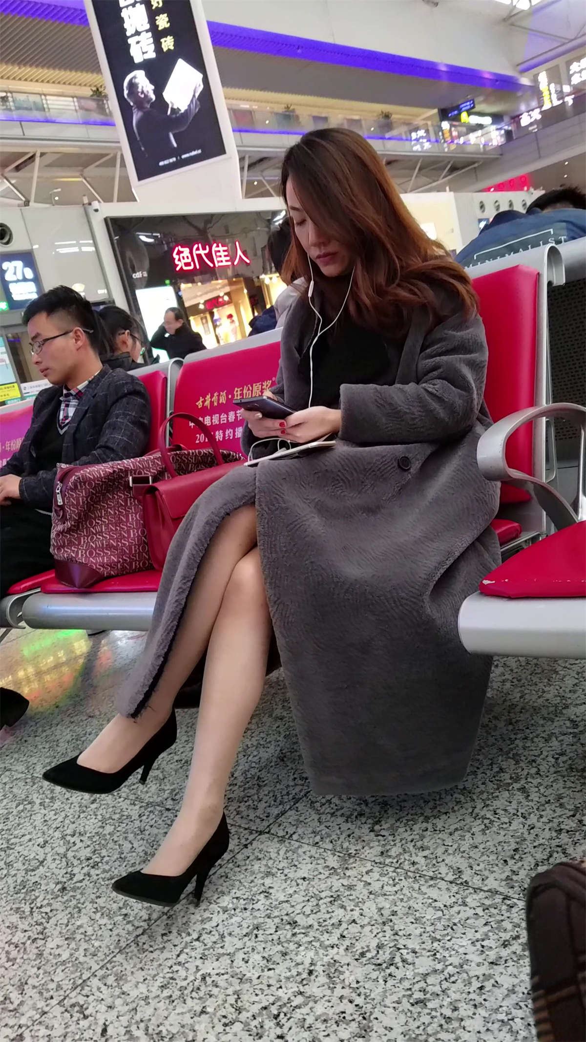 候车室火车站性感高跟鞋女神御姐美女
