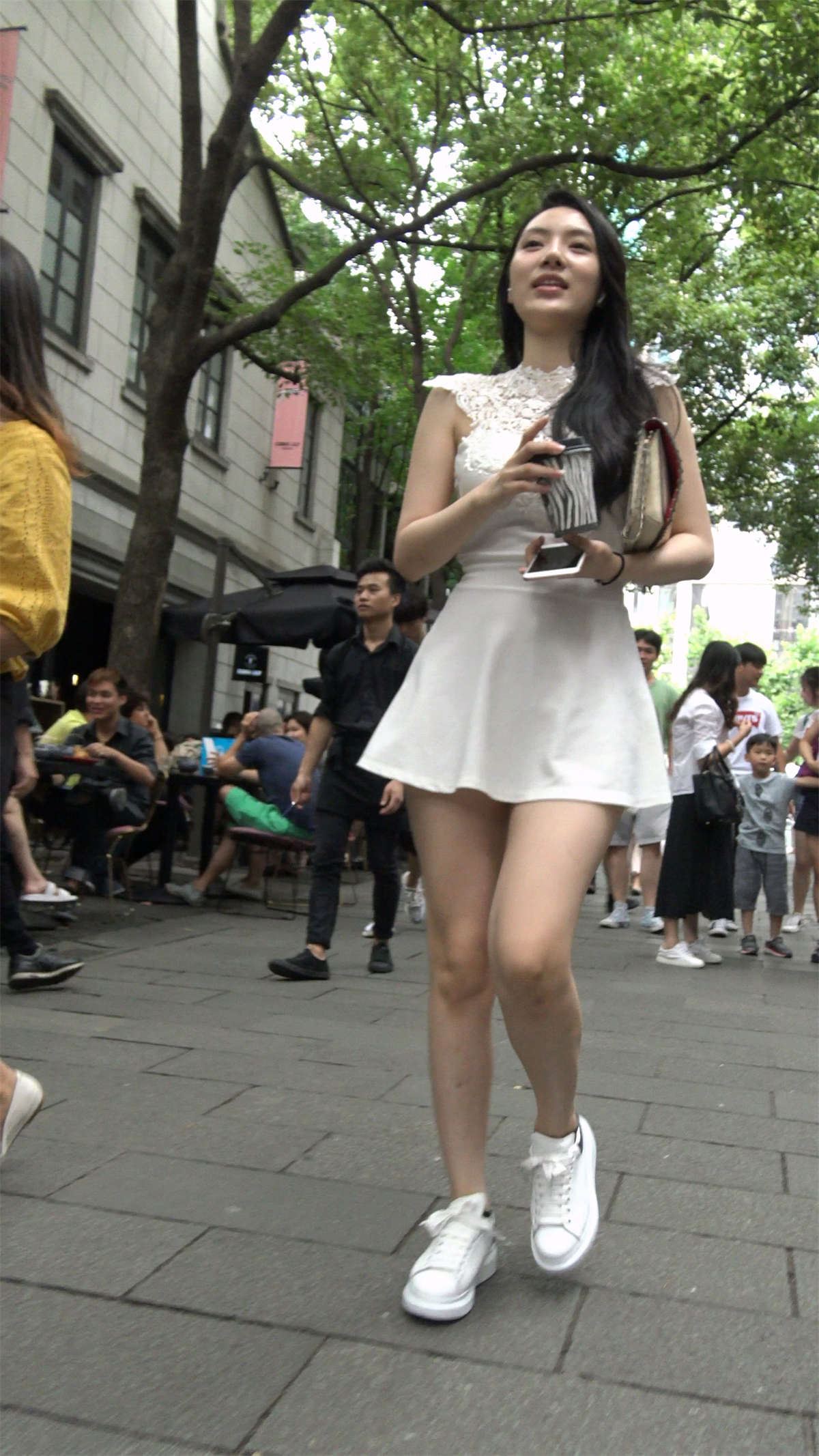 性感好身材白色超短连衣裙白富美