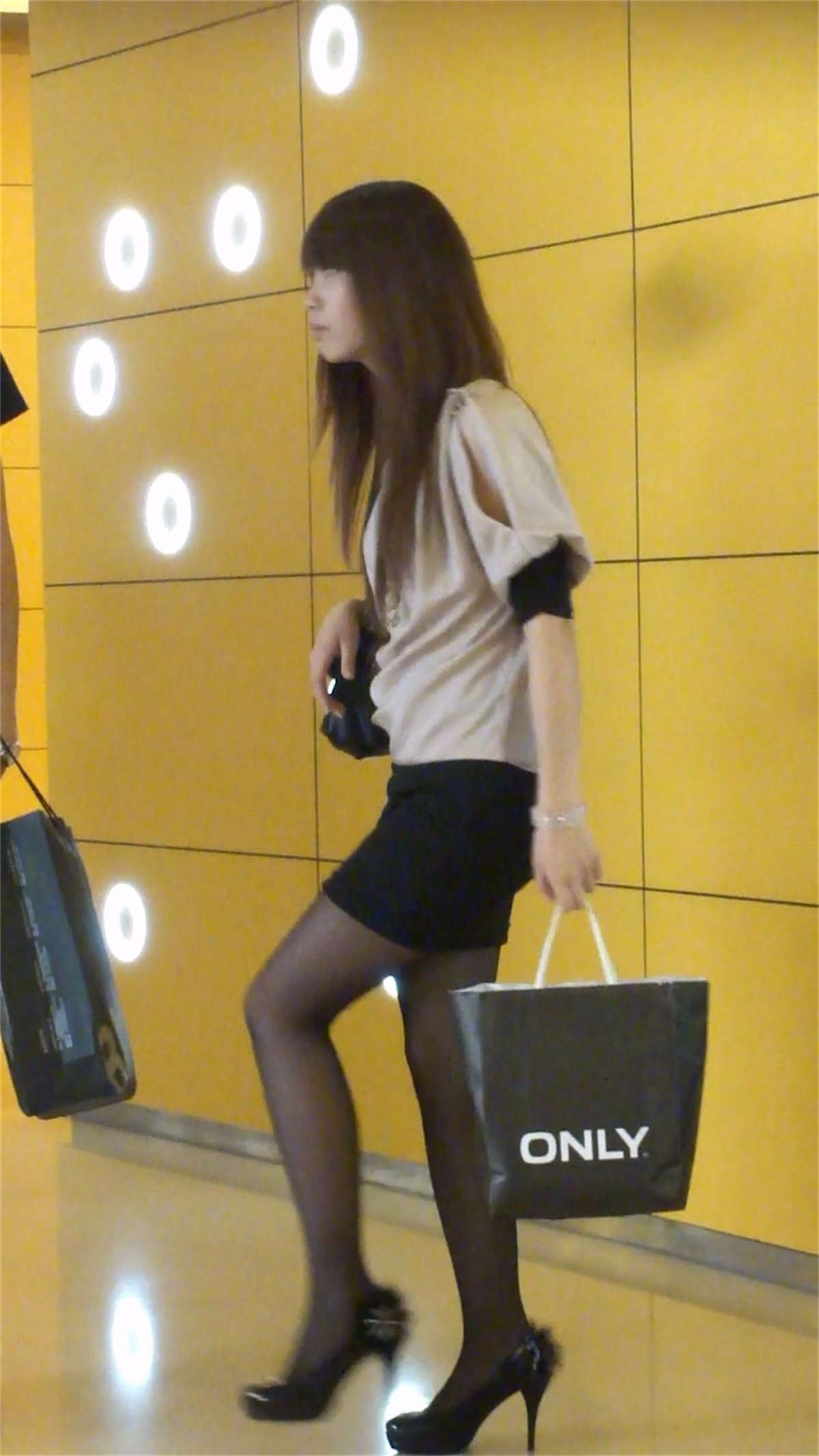 极品黑色包臀裙丝袜美女