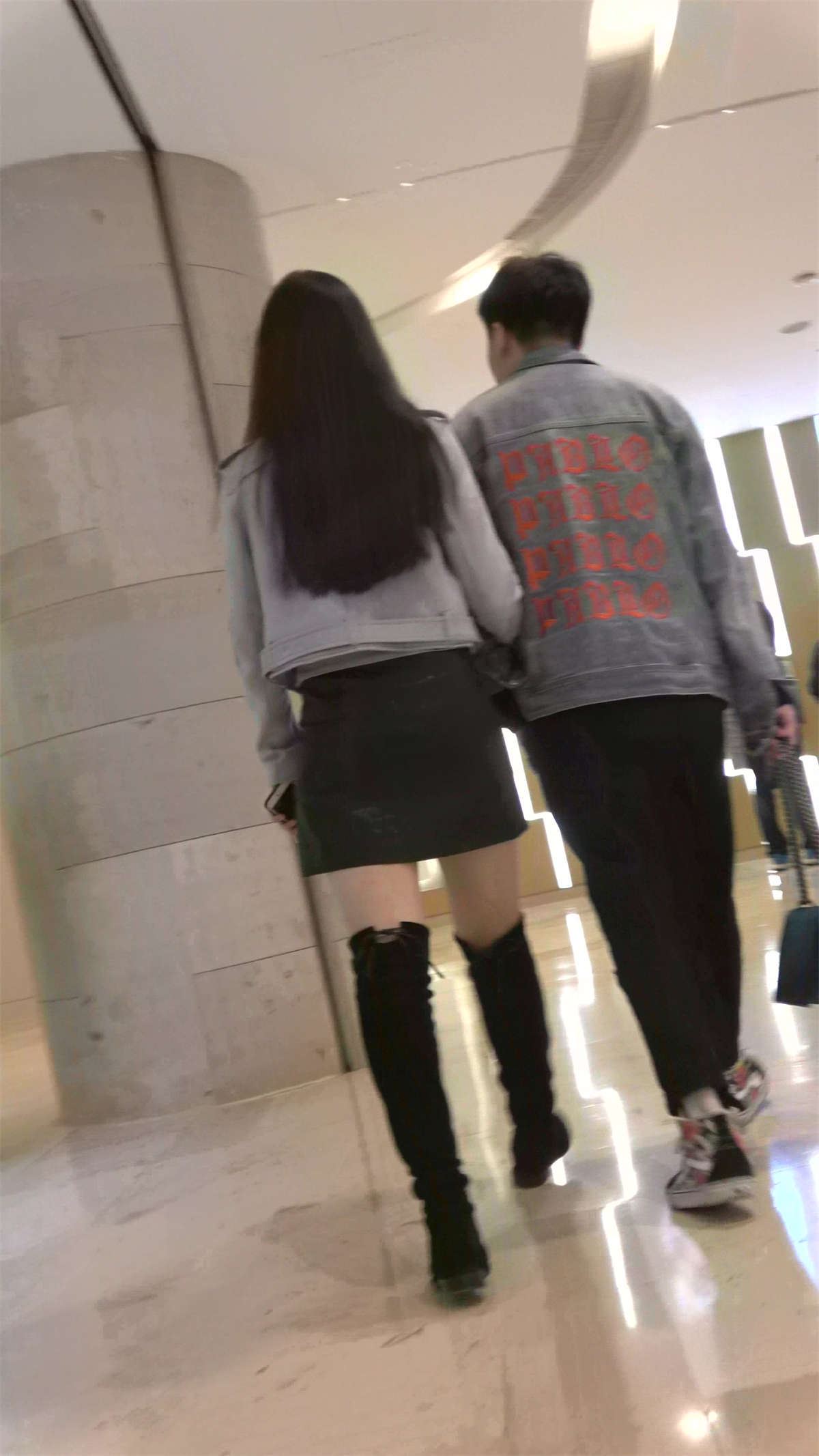 长筒靴皮裙气质街拍魅力身材极品女神姐姐