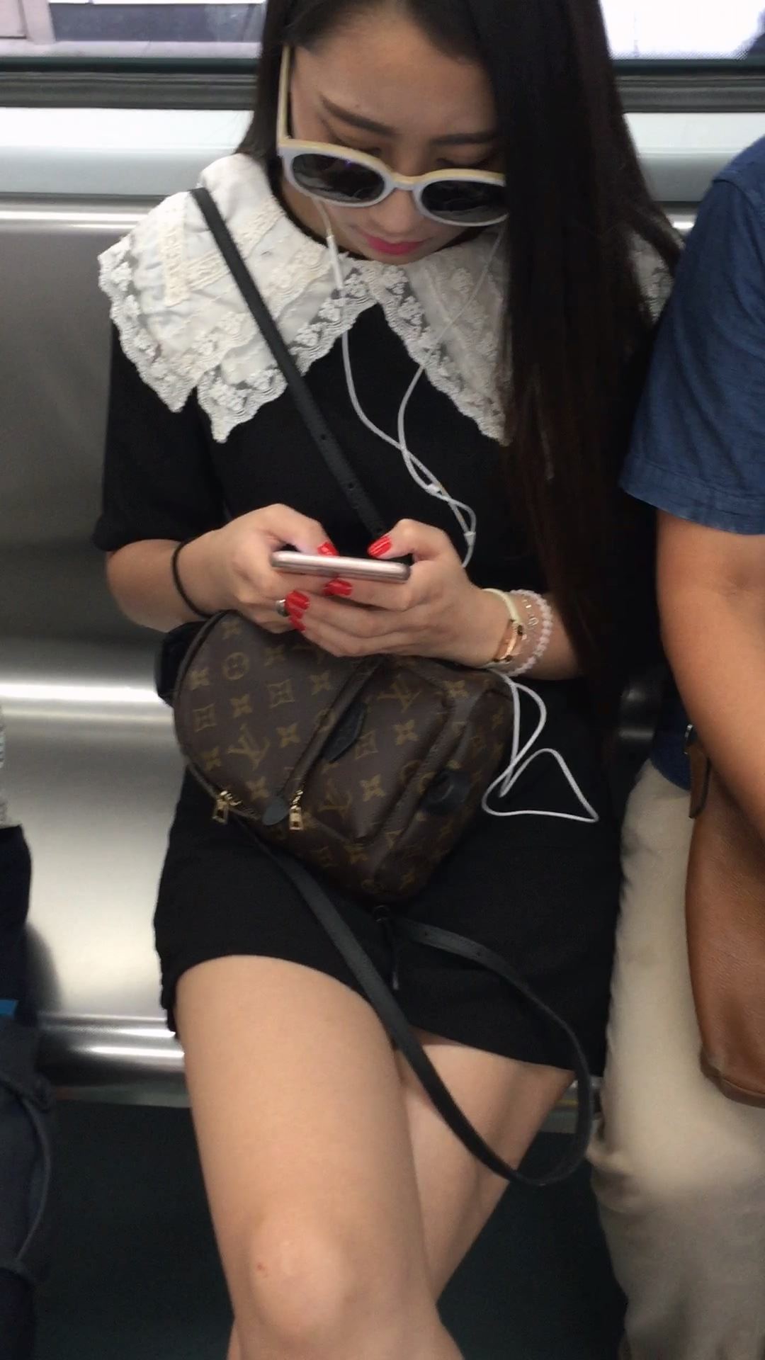 街拍美腿MM