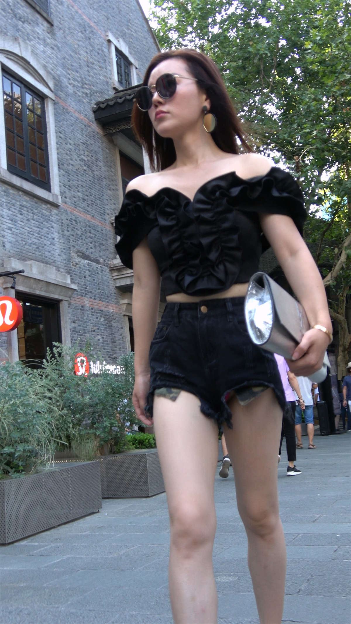 街拍超短热裤性感美女女神姐姐