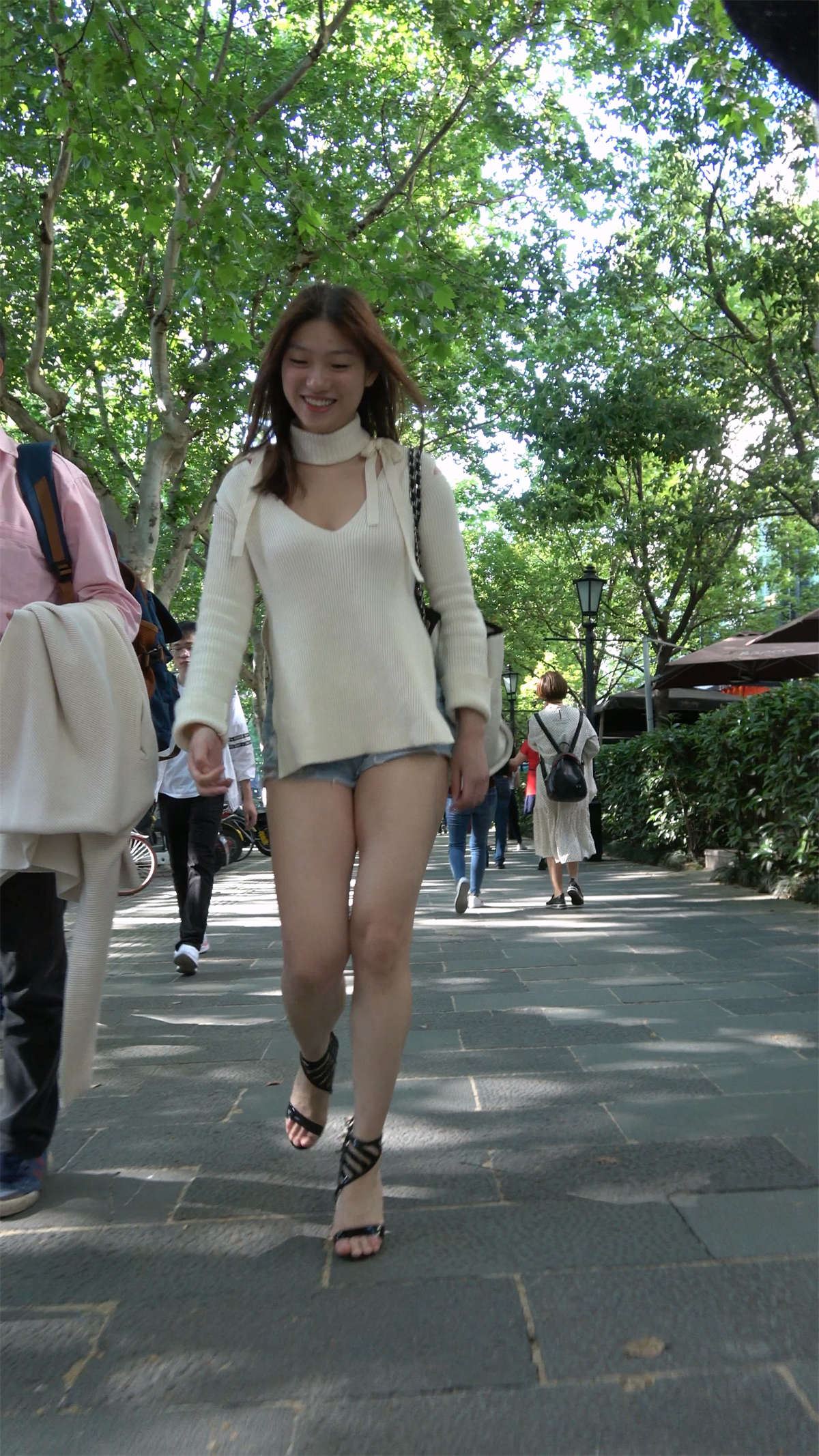 牛仔热裤高跟性感美女