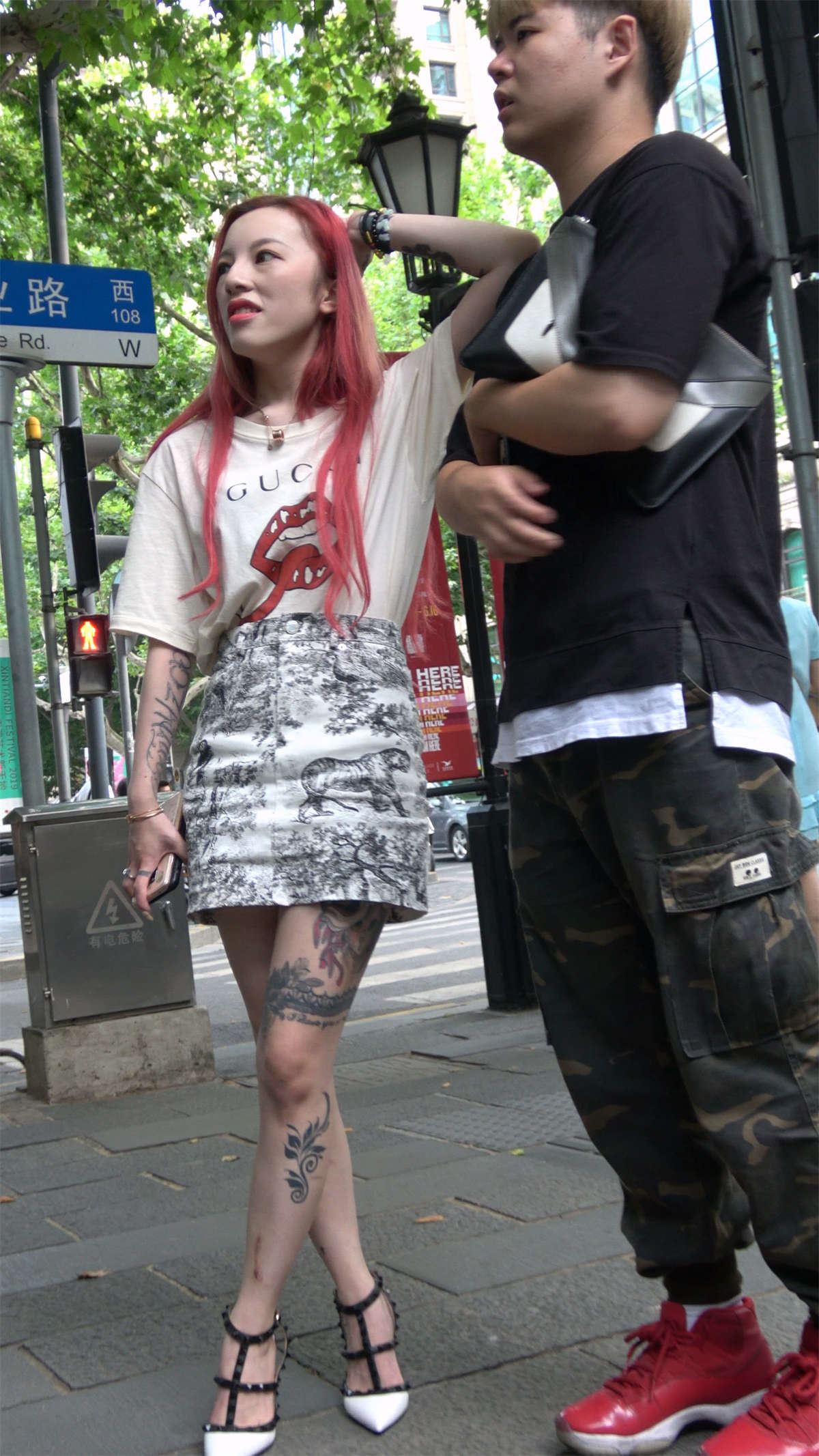 性感长腿短裙高跟美女