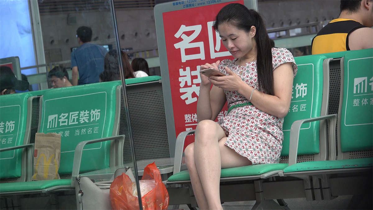 丝袜，白高跟，花裙子
