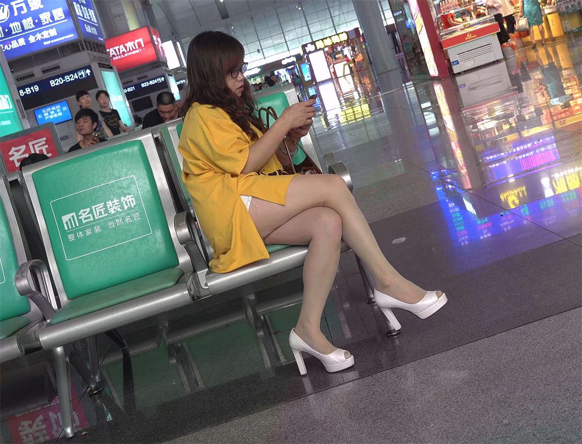 凉高跟小美女