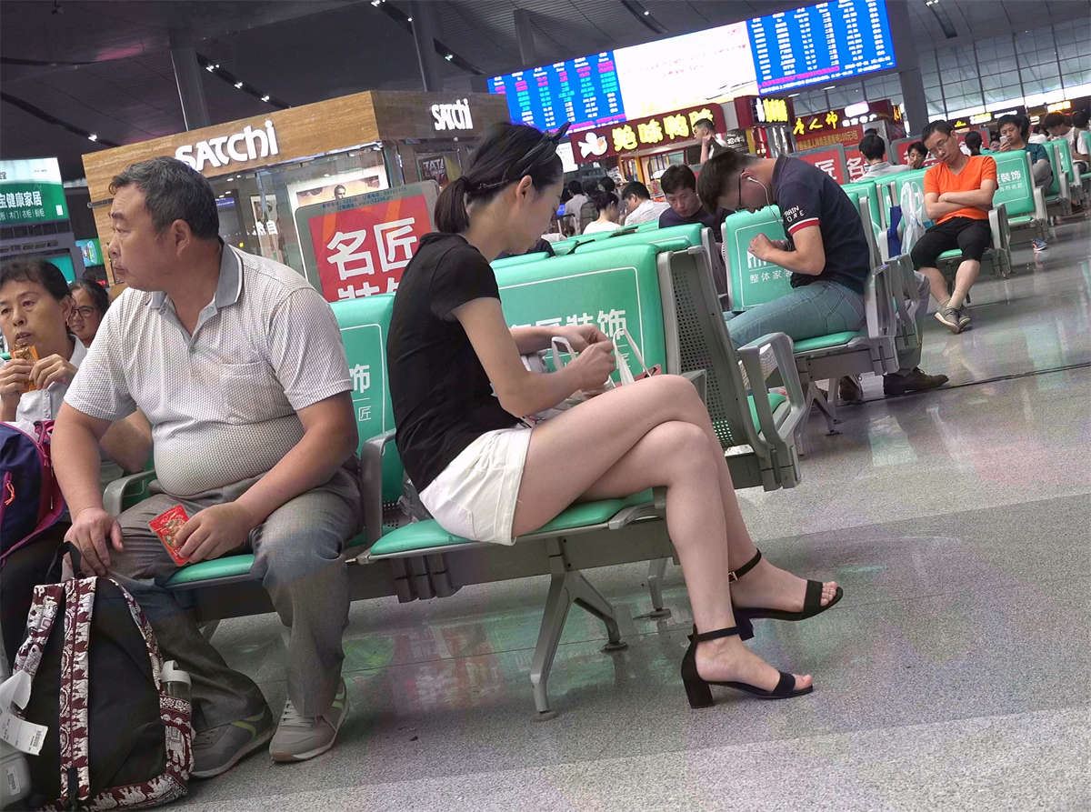 美腿美足凉高跟