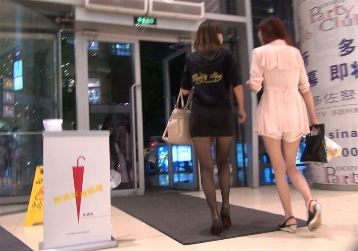 电影院遇见的黑丝包臀裙美女