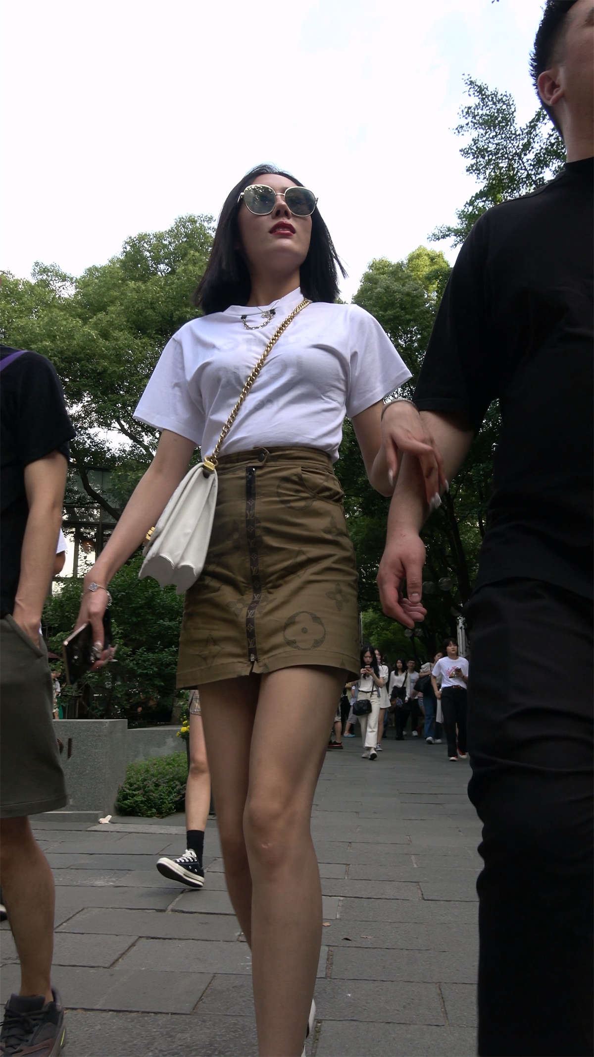 性感大长腿高跟短裙靓女