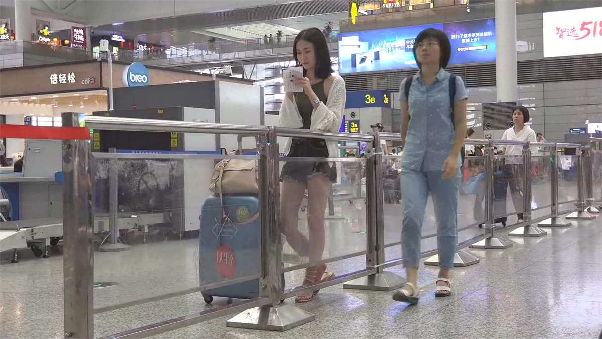 高挑美女细带凉拖