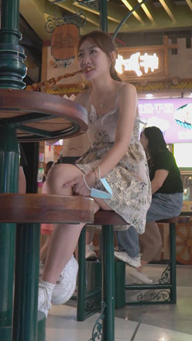 连衣裙美女