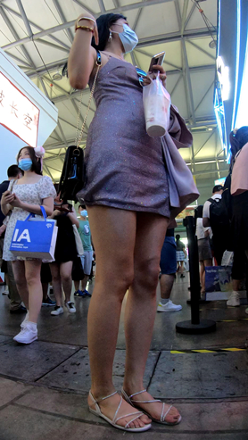 吊带连衣裙美女