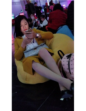 4k-肉丝美腿毛呢外套性感美女