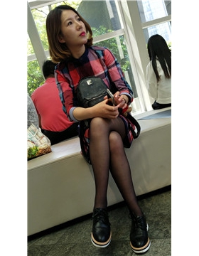 4k-性感的黑丝街拍美腿气质美颜美女