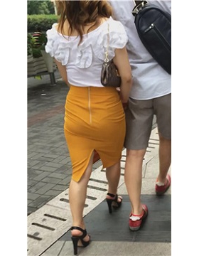 街拍黄色开叉裙高跟鞋气质美女 [433 MB]