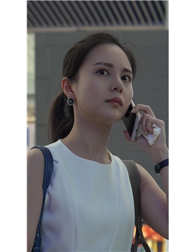 4K - 亭亭玉立的高跟雪白嫩足MM [3.63 GB/MP4]