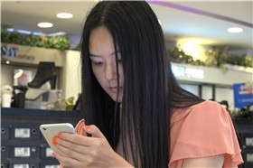 粉色包臀裙性感美足SF [2.72 GB/MP4]