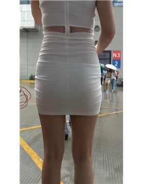 身材超赞的包臀性感大皮裤showgirl姑娘们。