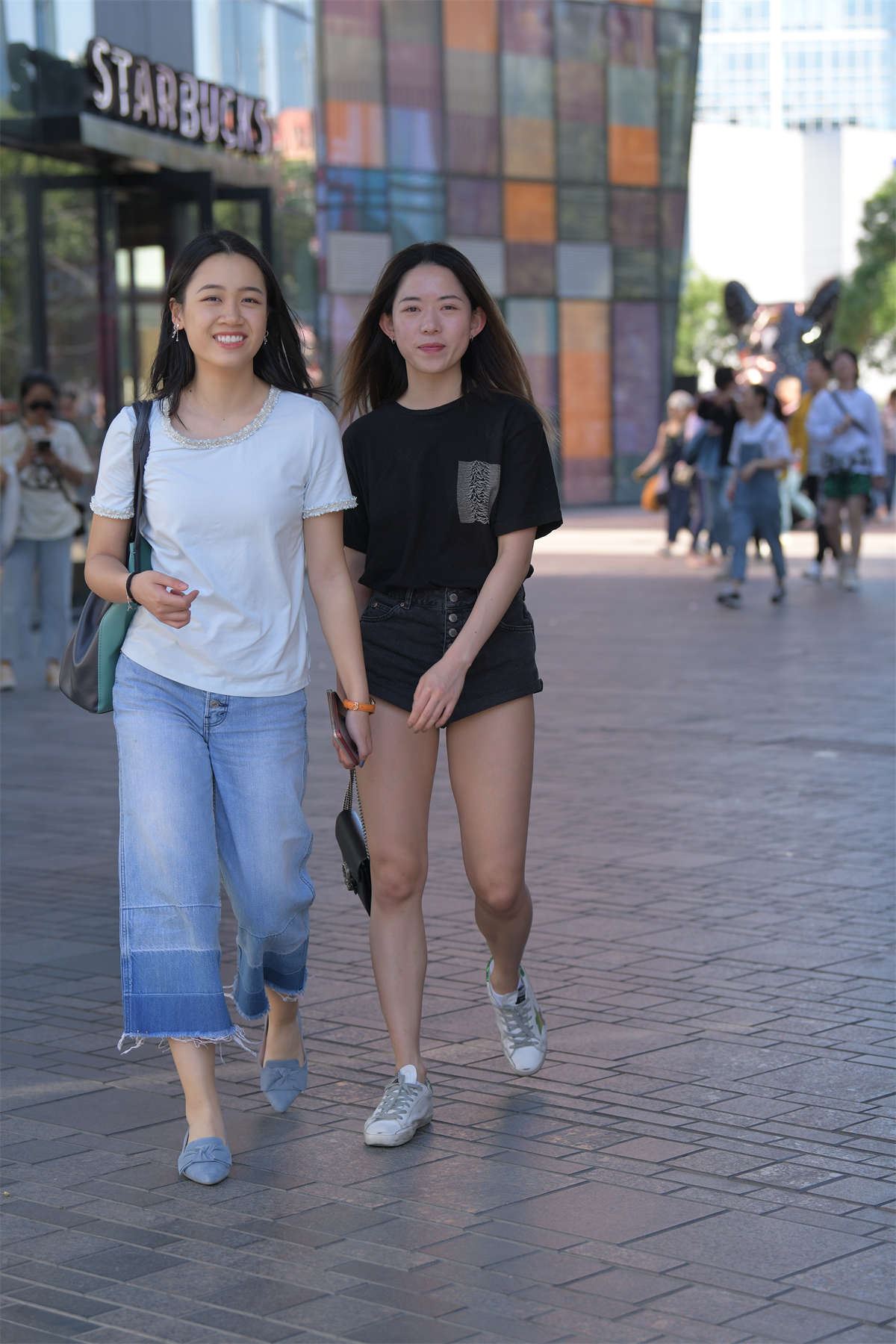 牛仔热裤美腿