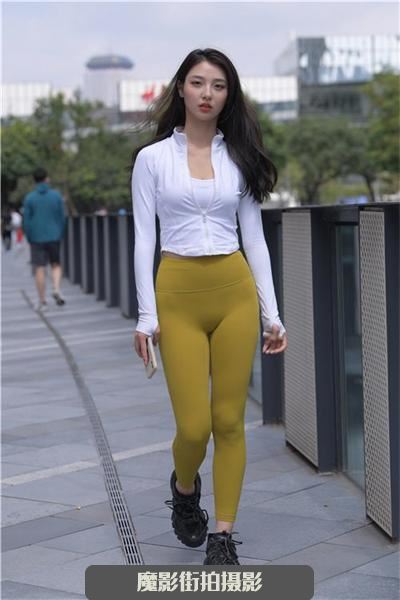 MP894 [一只麋鹿街拍图片] 下个8月见