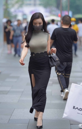 欣儿开衩裙