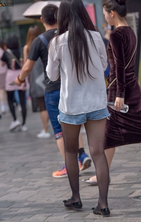 超薄黑丝热裤小妹-13P
