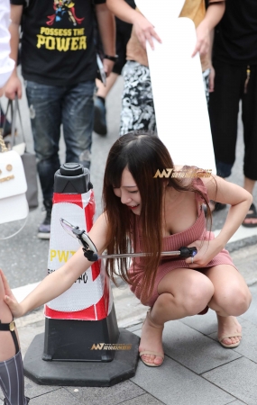 [辉辉赛贴]露背漂亮小美眉