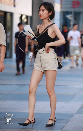 短裤，美腿