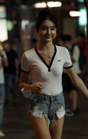 热裤女孩
