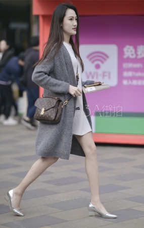 这个美女漂亮好迷人-13P
