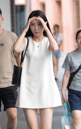2546-3=52√美腿轻熟 9P