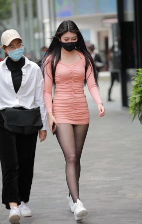 黑丝包臀裙街拍美女 【套图+视频】