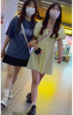 黄裙美女