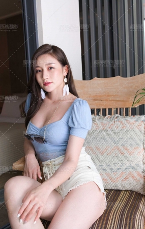 第五篇：白色热裤美女