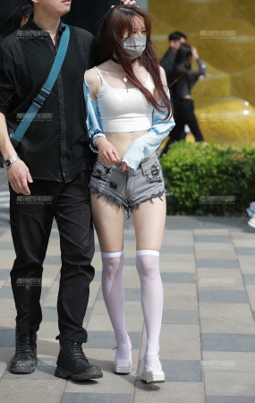 牛仔热裤Y Y小姐姐