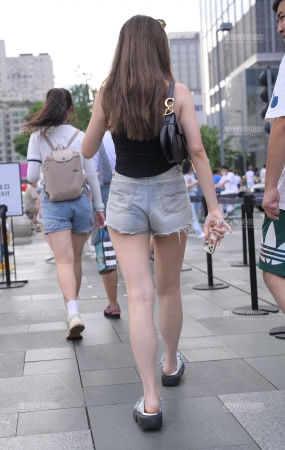 热裤长腿
