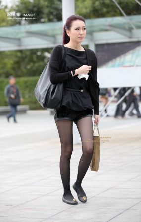 黑丝长腿美女