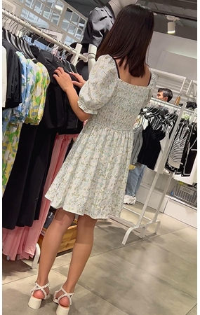连衣裙小姐姐