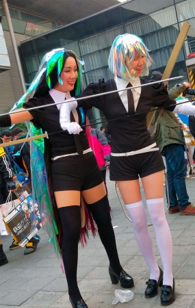 性感美腿cosplay的美女姐妹花