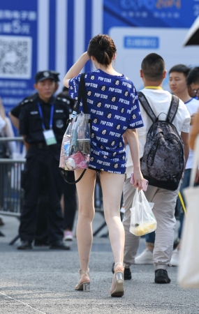 热裤美腿美女-12P