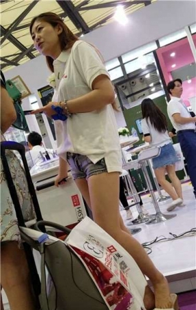 4k超清，极品热裤饱满美三角长腿美女