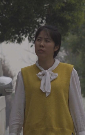 橙色高跟鞋紧身蓝牛美女