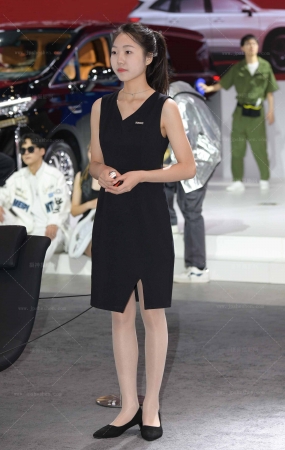 2467-18=63√美腿丝袜女孩 11P
